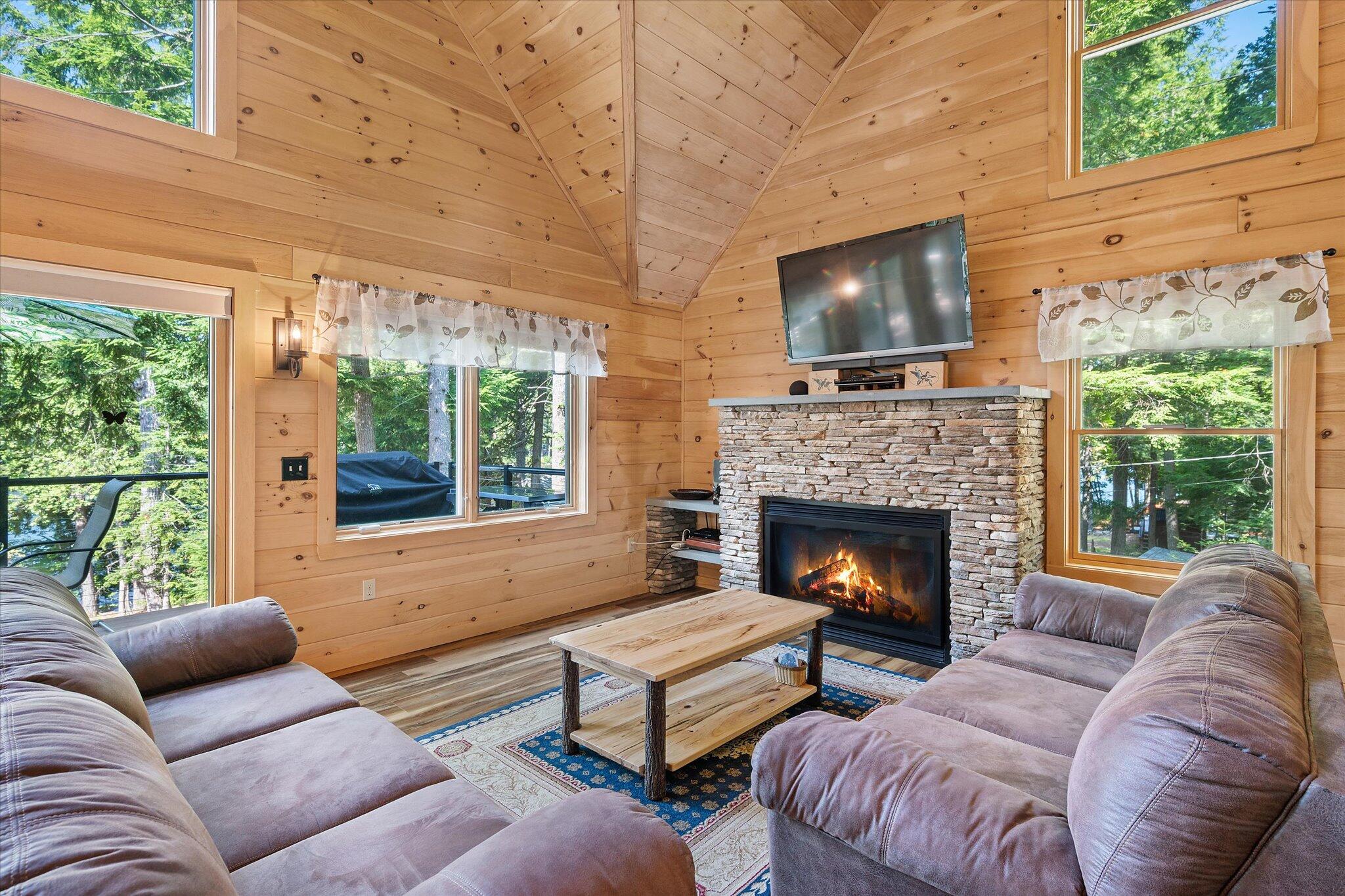 36 Seymour Cove Road Dover-Foxcroft, ME 04426 - Photo 21 of 71 28-Living