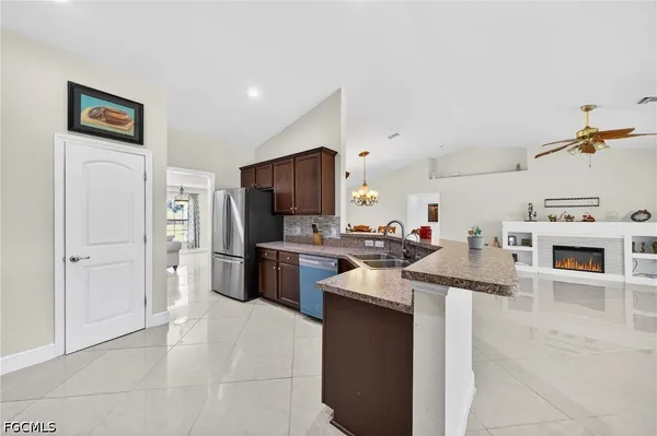 $485,000 | 533 Willowbrook Drive, Lehigh Acres, FL 33972