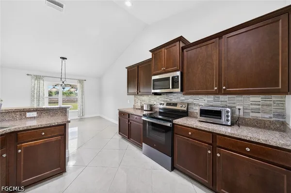 $485,000 | 533 Willowbrook Drive, Lehigh Acres, FL 33972