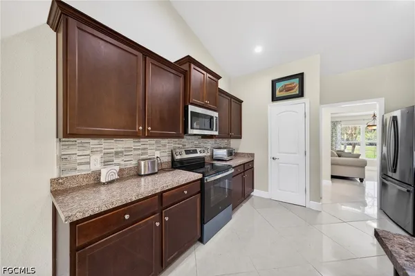 $485,000 | 533 Willowbrook Drive, Lehigh Acres, FL 33972