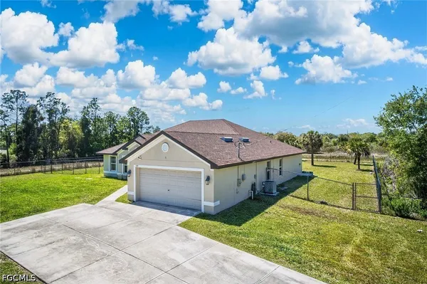 $485,000 | 533 Willowbrook Drive, Lehigh Acres, FL 33972
