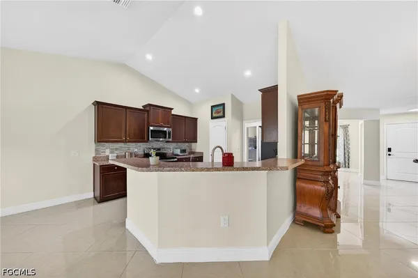 $485,000 | 533 Willowbrook Drive, Lehigh Acres, FL 33972