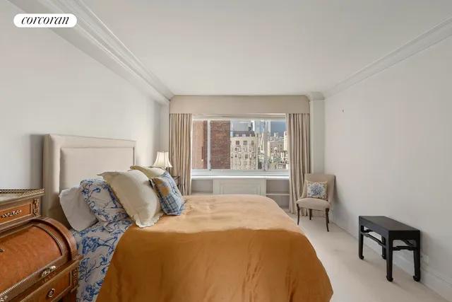 $3,395,000 | 10 East 70th Street, Unit 11A | Lenox Hill