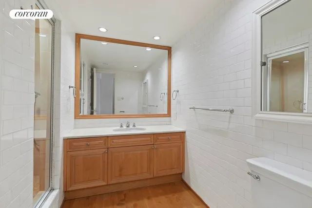 $3,395,000 | 10 East 70th Street, Unit 11A | Lenox Hill