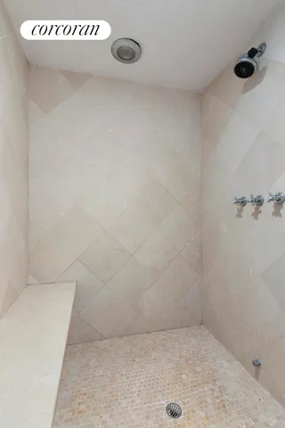 $3,395,000 | 10 East 70th Street, Unit 11A | Lenox Hill