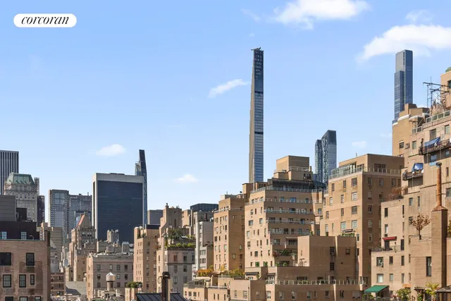 $3,395,000 | 10 East 70th Street, Unit 11A | Lenox Hill