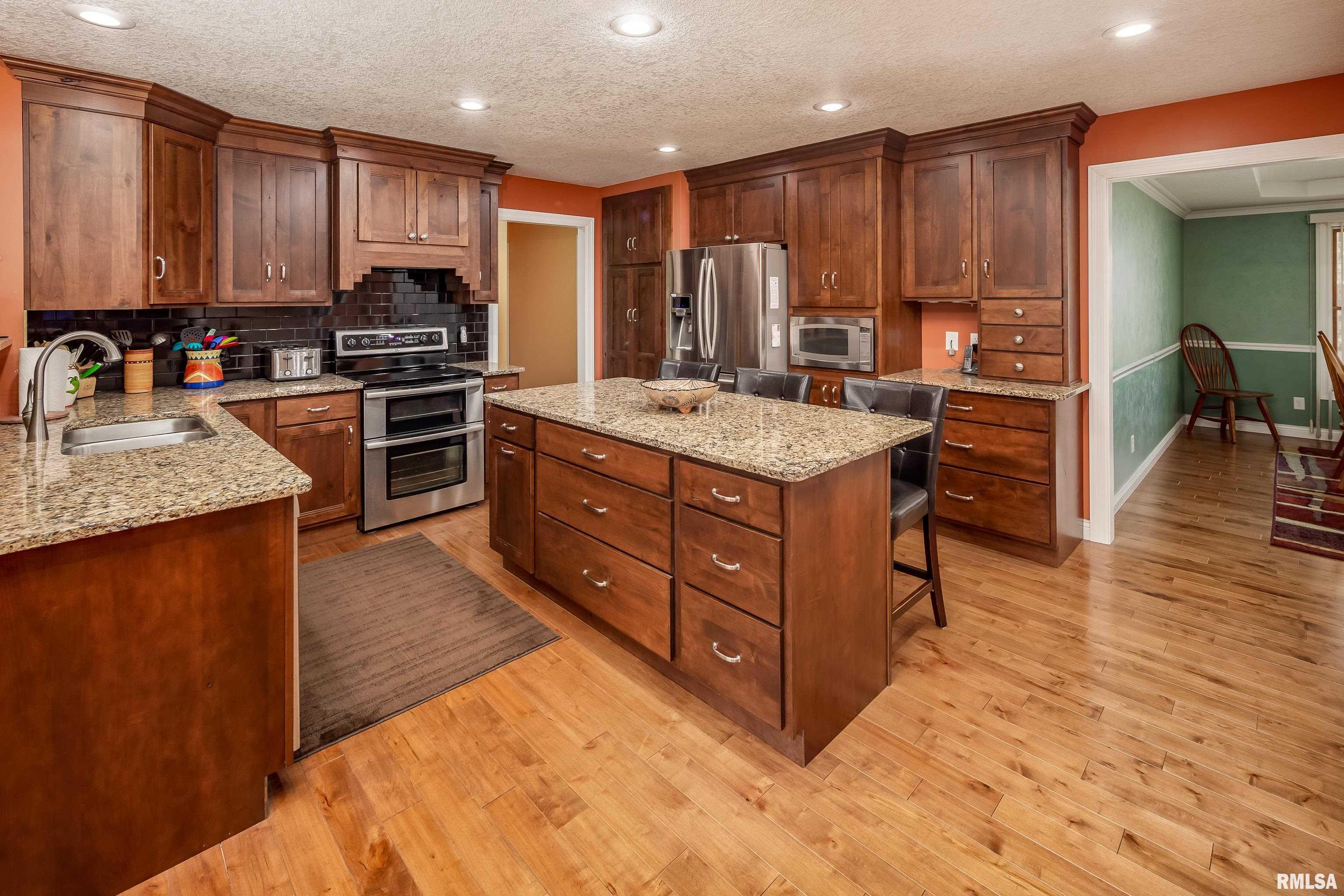 5071 Fox Ridge Road Bettendorf, IA 52722 - Photo 14 of 21 Gallery Image 14