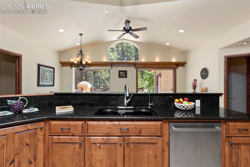 18525 Glenthorne Lane Monument, CO 80132 - Photo 15 of 50