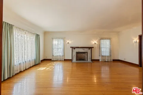 $1,999,000 | 955 South Highland Avenue, Los Angeles, CA 90036