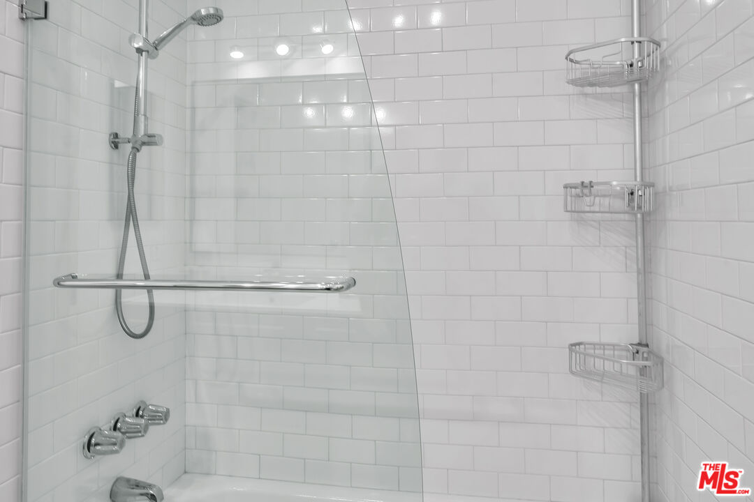 7300 Franklin Avenue, Unit 548 Los Angeles, CA 90046 - Photo 10 of 15 a bathroom with a shower