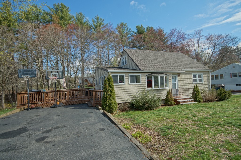 35 Anthony Road Tewksbury, MA 01876 - Photo 1 of 26 Gallery Image 1