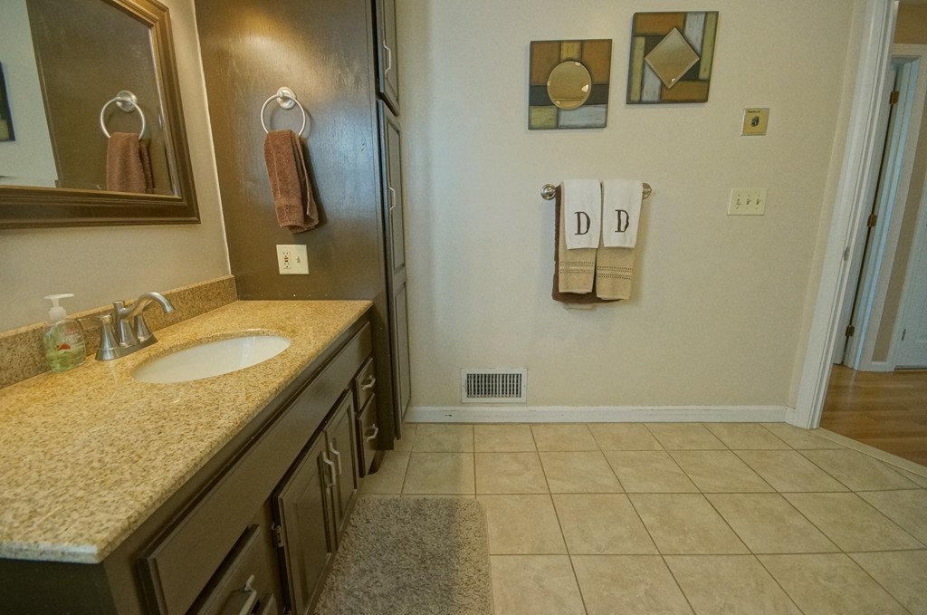 35 Anthony Road Tewksbury, MA 01876 - Photo 18 of 26 Gallery Image 18