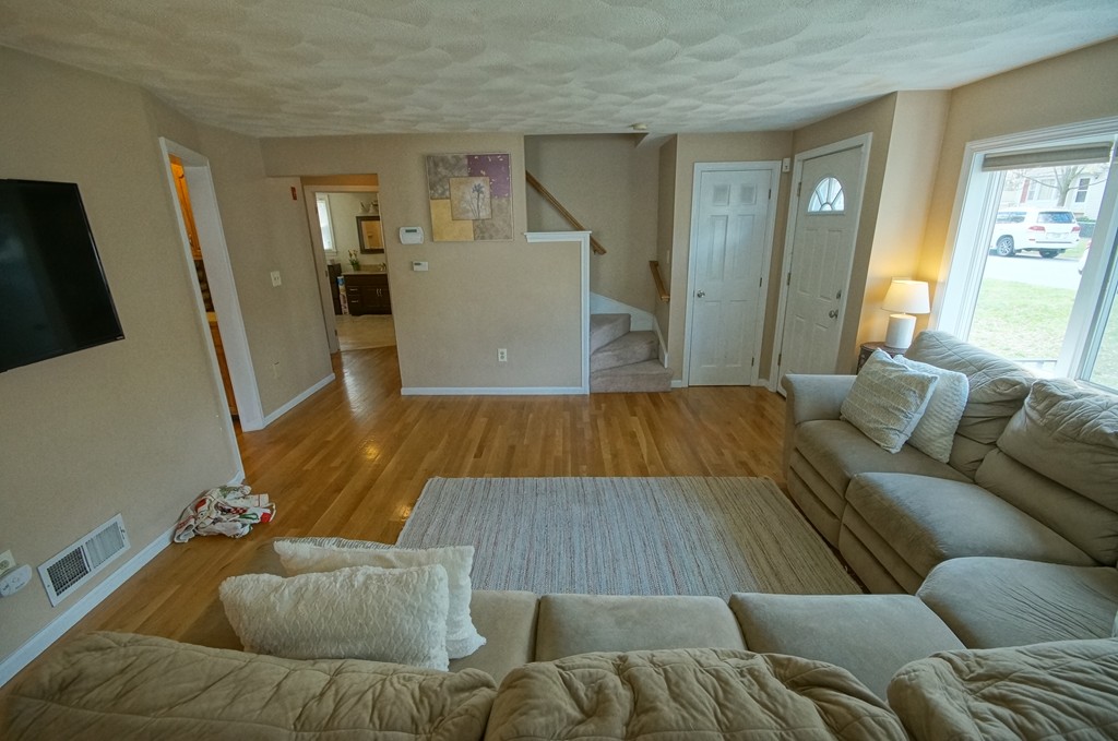 35 Anthony Road Tewksbury, MA 01876 - Photo 8 of 26 Gallery Image 8