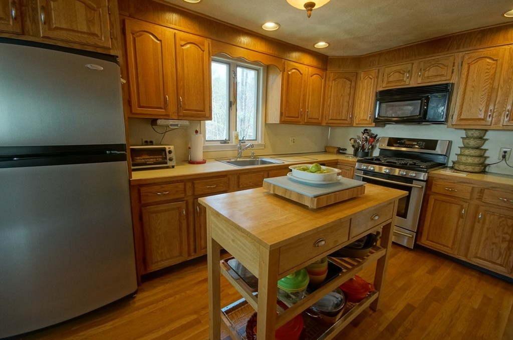 35 Anthony Road Tewksbury, MA 01876 - Photo 10 of 26 Gallery Image 10