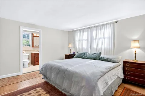 $1,499,000 | 34 Wildwood Lane, East Hills, NY 11577