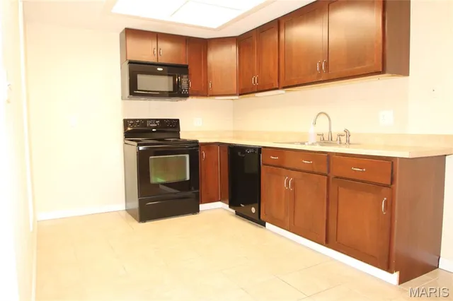 $89,900 | 1400 Heritage Landing, Unit 106, St. Charles, MO 63303