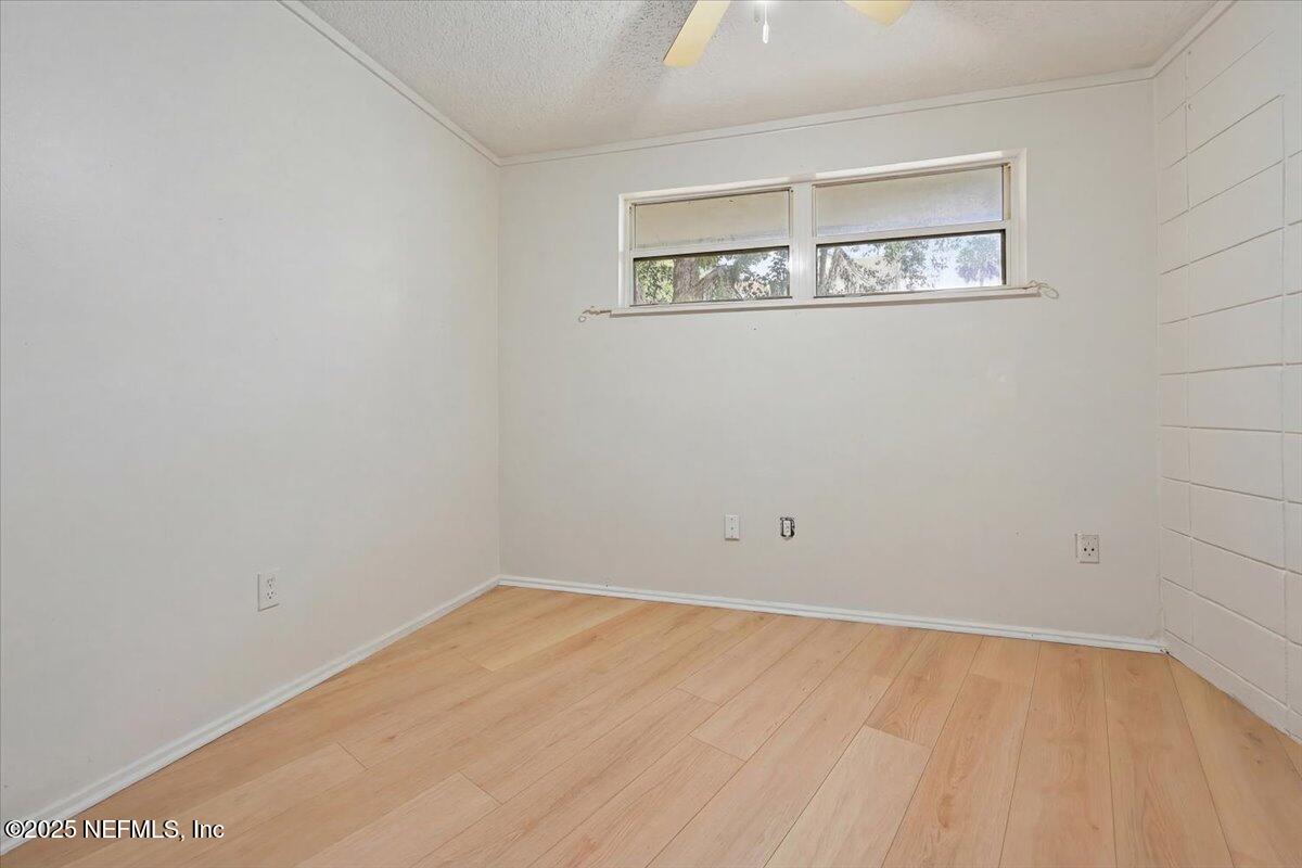 367 7th Street Atlantic Beach, FL 32233 - Photo 11 of 25 an empty room with windows