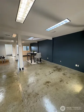 a view of a livingroom with furniture