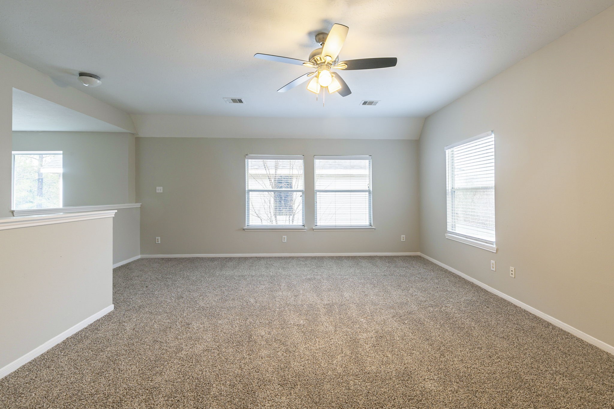 5601 Savannah Woods Lane Rosharon, TX 77583 - Photo 28 of 43 a view of an empty room with a window