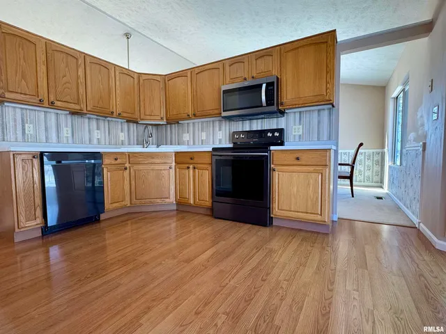 $300,000 | 1200 Grand Avenue, Macomb, IL 61455