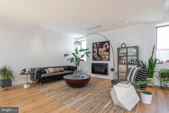 $1,200,000 | 926 Mountain Street, Philadelphia, PA 19148