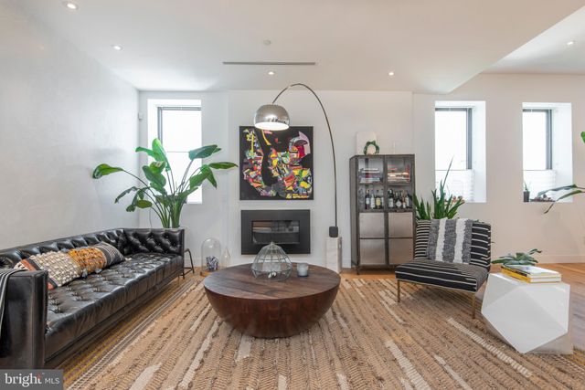 $1,200,000 | 926 Mountain Street, Philadelphia, PA 19148