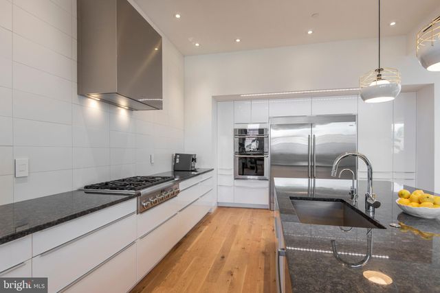 $1,200,000 | 926 Mountain Street, Philadelphia, PA 19148