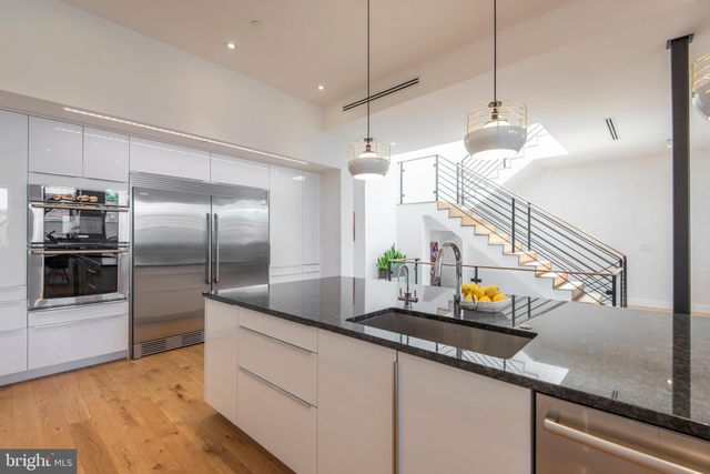 $1,200,000 | 926 Mountain Street, Philadelphia, PA 19148