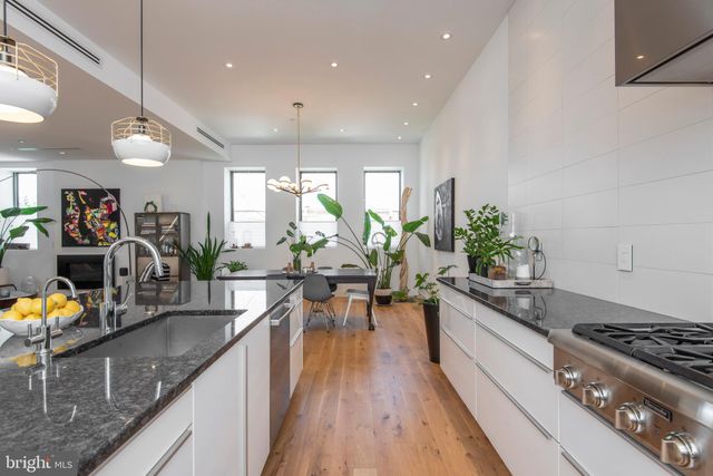 $1,200,000 | 926 Mountain Street, Philadelphia, PA 19148