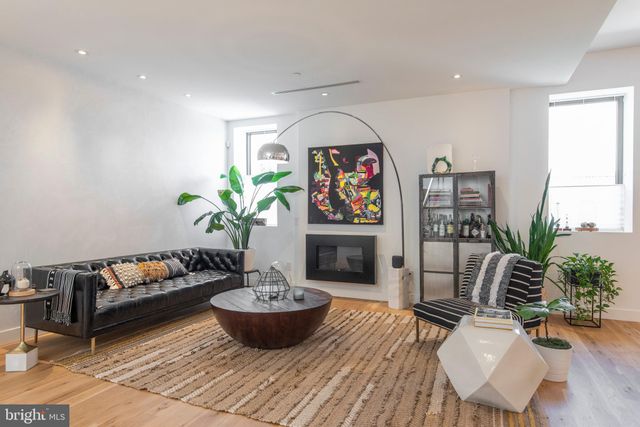 $1,200,000 | 926 Mountain Street, Philadelphia, PA 19148