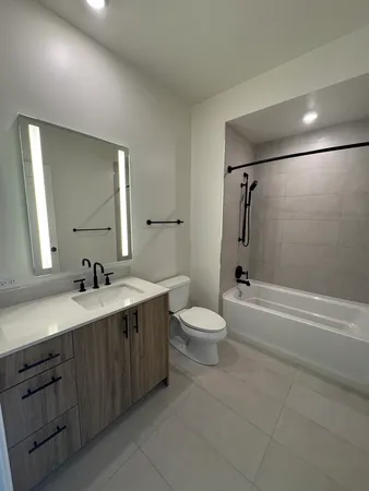 $6,752 | 350 North Canal Street, Unit 3304, Chicago, IL 60654