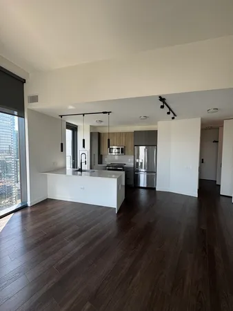 $6,752 | 350 North Canal Street, Unit 3304, Chicago, IL 60654