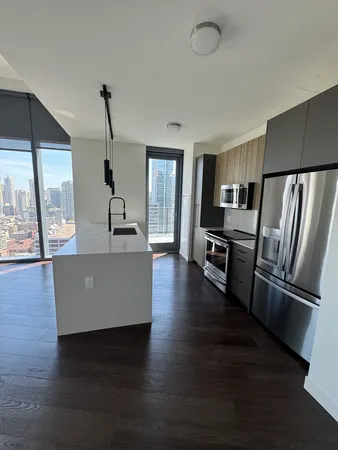 $6,752 | 350 North Canal Street, Unit 3304, Chicago, IL 60654