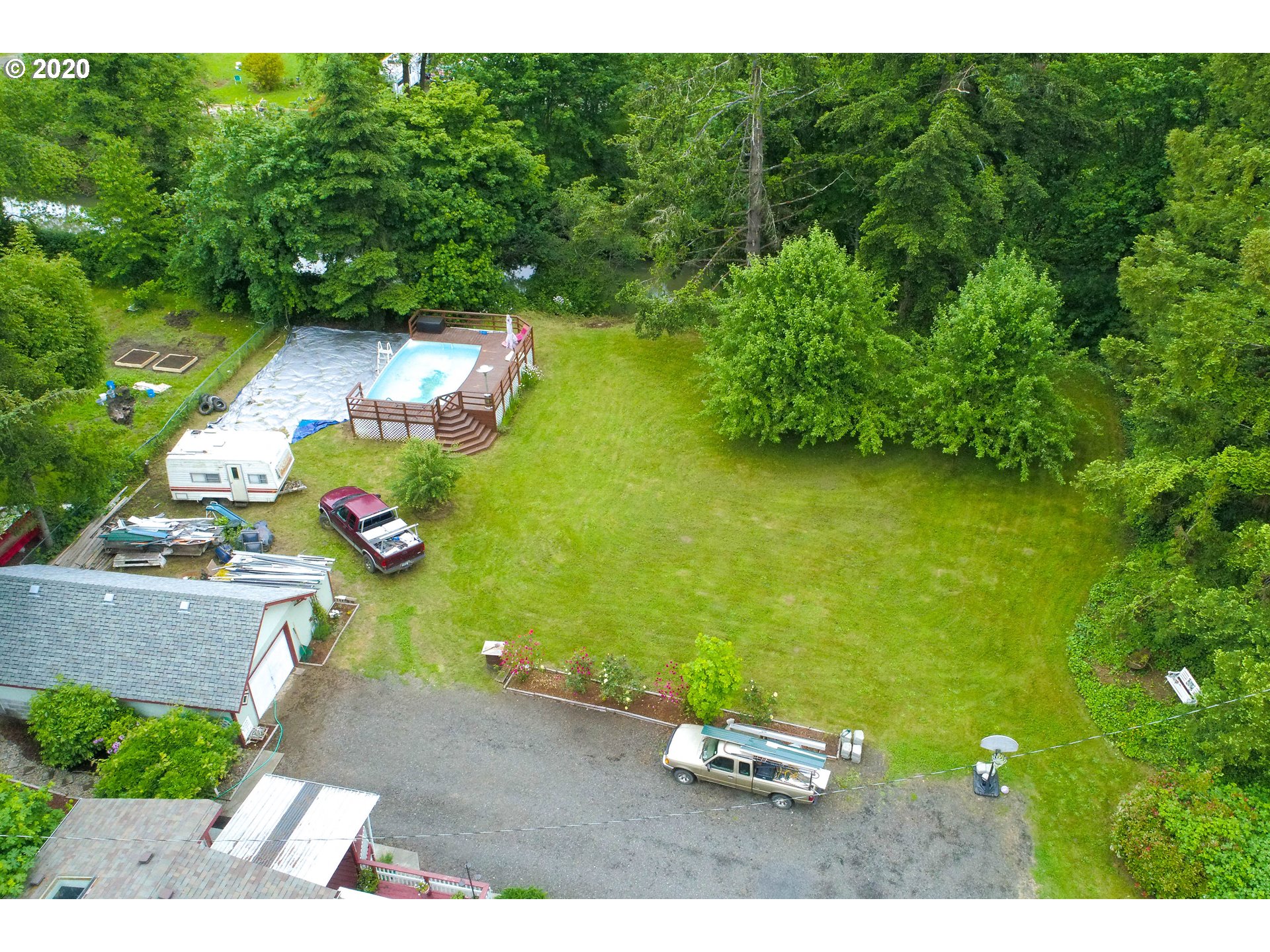 124 Access Road Drain, OR 97435 - Photo 4 of 29 Gallery Image 4