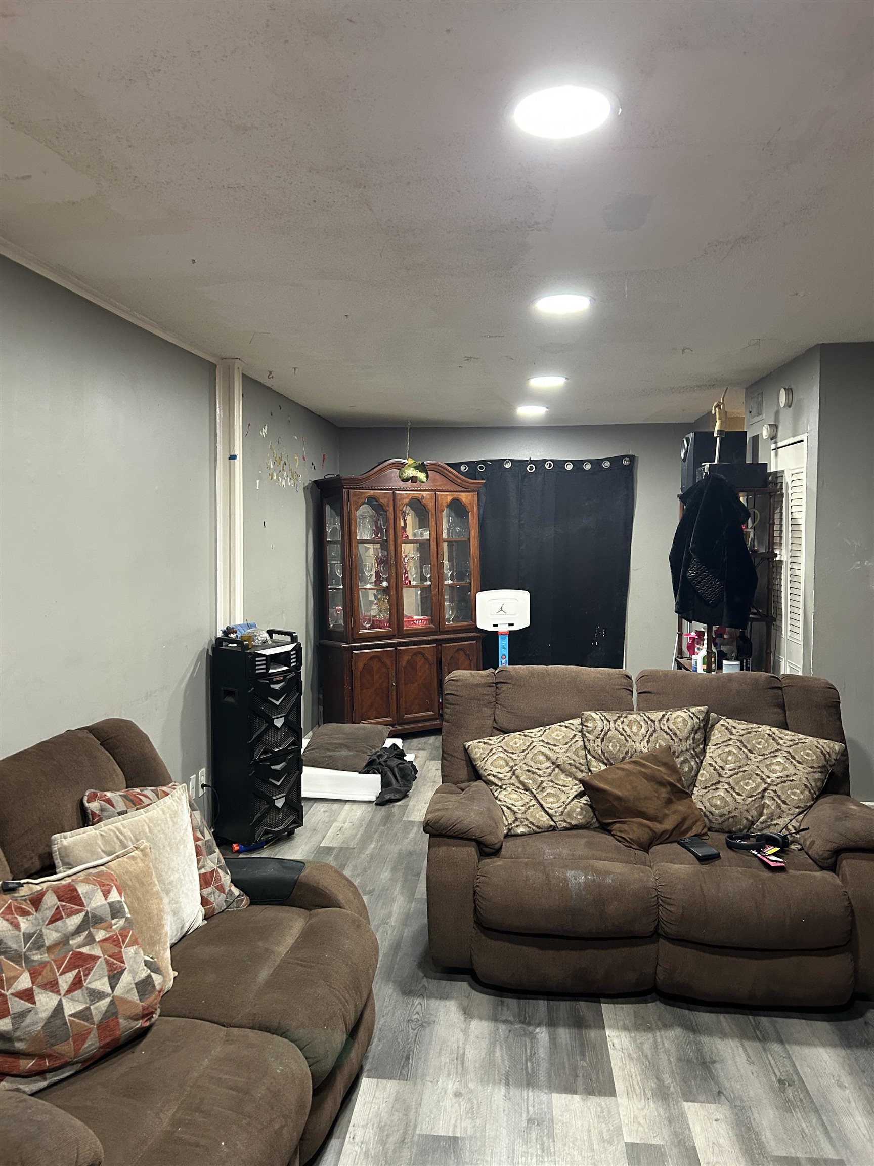 5237 Flowering Peach Drive Memphis, TN 38115 - Photo 4 of 15 Living area with wood finished floors