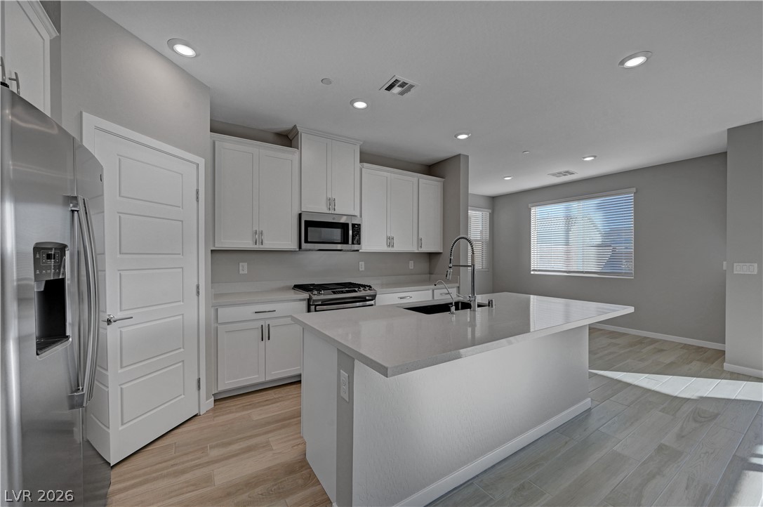 19 Strada Barbera Henderson, NV 89011 - Photo 11 of 53 quartz counter tops