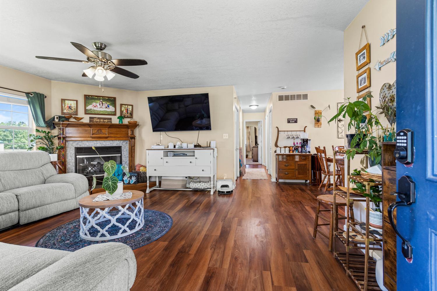 309 South High Street Fairmount, IL 61841 - Photo 11 of 27