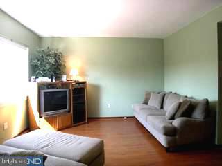3393 South Keswick Road Philadelphia, PA 19114 - Photo 2 of 6 Gallery Image 2
