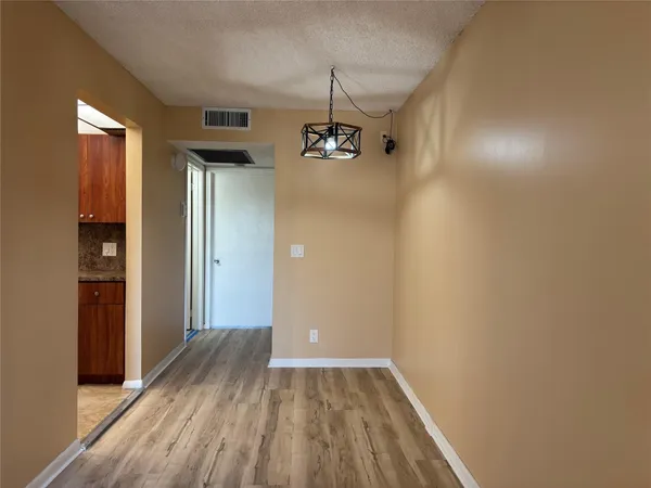 $1,500 | 1401 Southwest 135th Terrace, Pembroke Pines, FL 33027