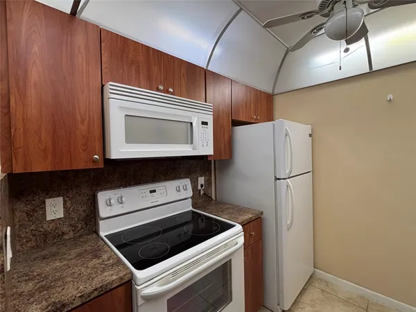 $1,500 | 1401 Southwest 135th Terrace, Pembroke Pines, FL 33027