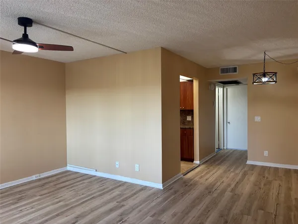 $1,500 | 1401 Southwest 135th Terrace, Pembroke Pines, FL 33027