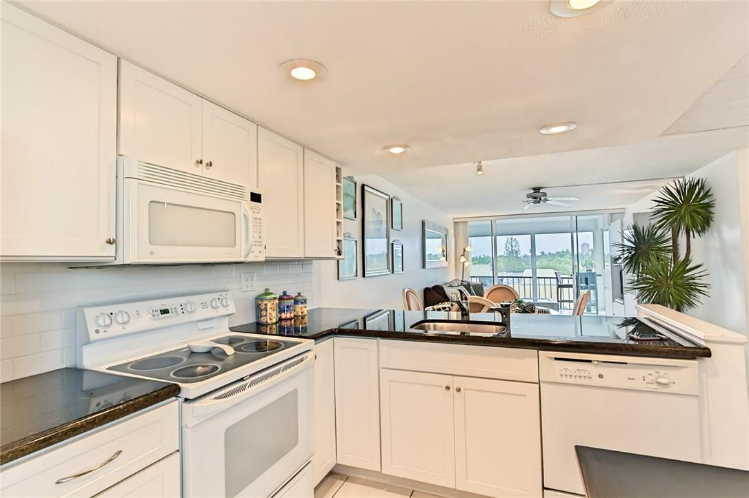 6 Royal Palm Way, Unit 507 Boca Raton, FL 33432 - Photo 12 of 24 Photo 12