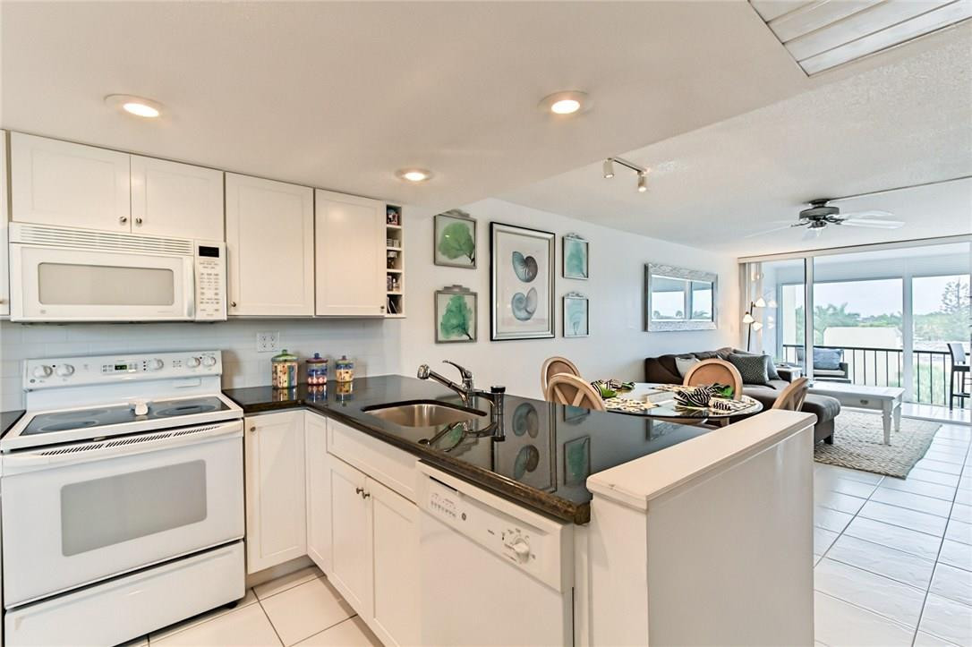 6 Royal Palm Way, Unit 507 Boca Raton, FL 33432 - Photo 9 of 24 Photo 9