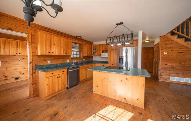 $579,999 | 8140 Old Jackson Road, Farmington, MO 63640