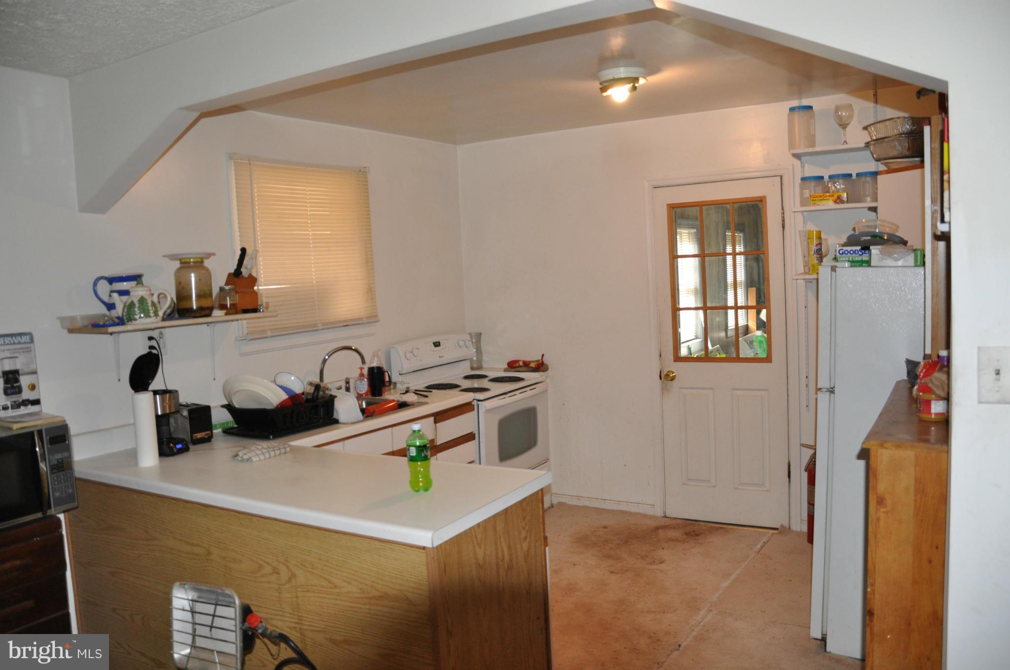 7431 Carver Road Gainesville, VA 20155 - Photo 19 of 26 Kitchen