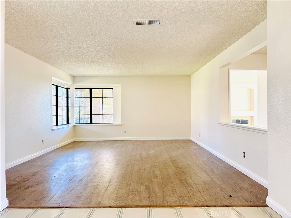 10983 Boulder Canyon Road Rancho Cucamonga, CA 91737 - Photo 5 of 41 Living Room