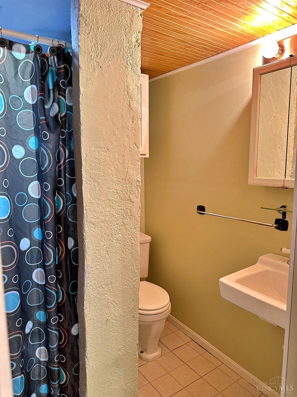 4929 Race Road Cincinnati, OH 45211 - Photo 13 of 21