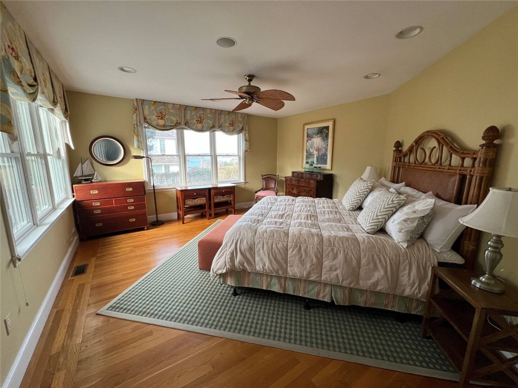 611 Wolcott Avenue Middletown, RI 02842 - Photo 12 of 29