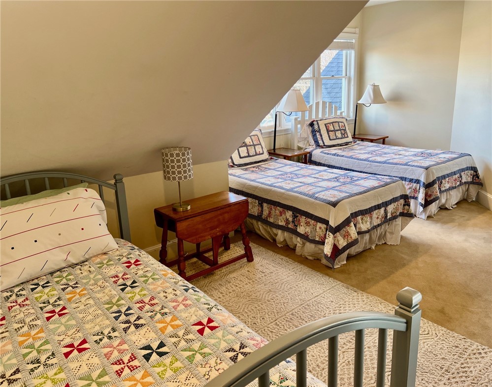 611 Wolcott Avenue Middletown, RI 02842 - Photo 20 of 29