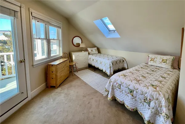 $10,000 | 611 Wolcott Avenue, Middletown, RI 02842